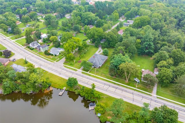 650 N Kalamazoo Street, Paw Paw, MI 49079