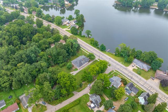 650 N Kalamazoo Street, Paw Paw, MI 49079