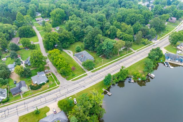 650 N Kalamazoo Street, Paw Paw, MI 49079