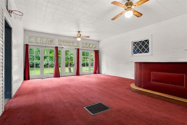 650 N Kalamazoo Street, Paw Paw, MI 49079