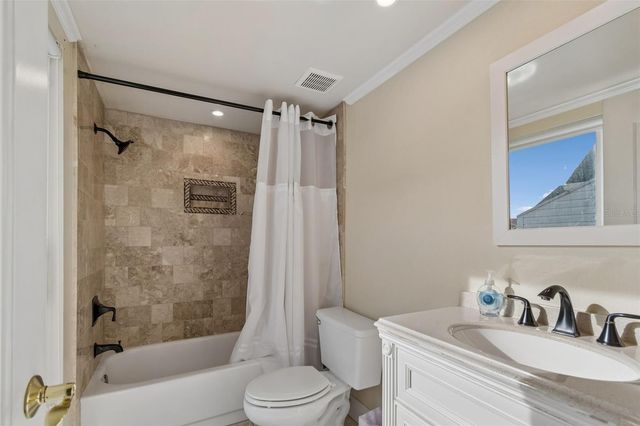 320 ISLAND WAY 304, Clearwater Beach, FL 33767
