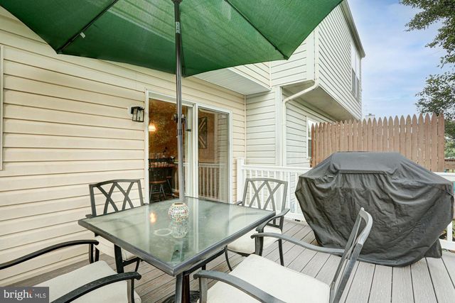 9 W CHRISTINA PL, Newark, DE 19702
