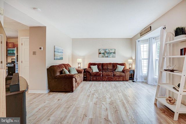 9 W CHRISTINA PL, Newark, DE 19702