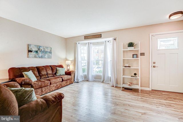 9 W CHRISTINA PL, Newark, DE 19702