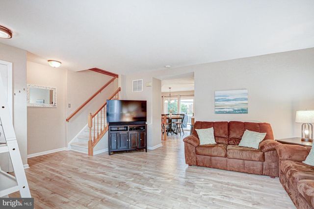 9 W CHRISTINA PL, Newark, DE 19702