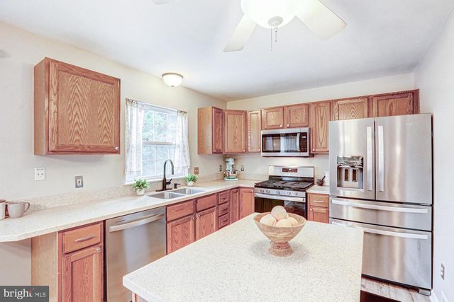 9 W CHRISTINA PL, Newark, DE 19702