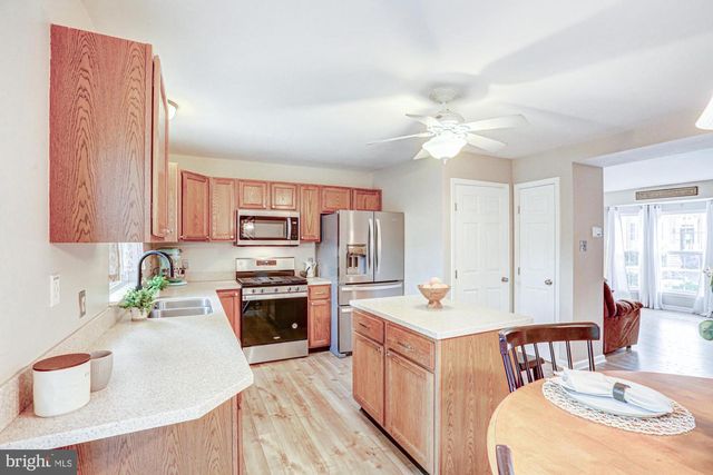 9 W CHRISTINA PL, Newark, DE 19702