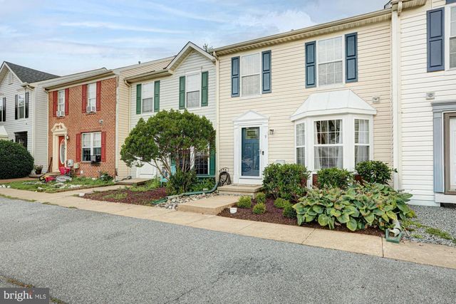 9 W CHRISTINA PL, Newark, DE 19702