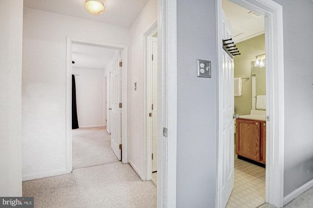 9 W CHRISTINA PL, Newark, DE 19702