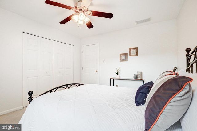 9 W CHRISTINA PL, Newark, DE 19702