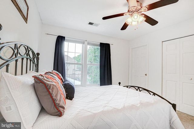 9 W CHRISTINA PL, Newark, DE 19702