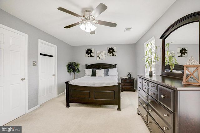 9 W CHRISTINA PL, Newark, DE 19702