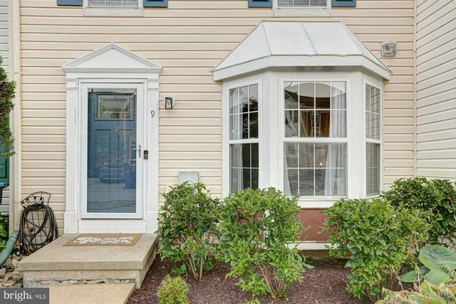 9 W CHRISTINA PL, Newark, DE 19702