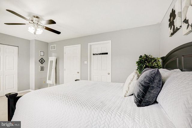 9 W CHRISTINA PL, Newark, DE 19702
