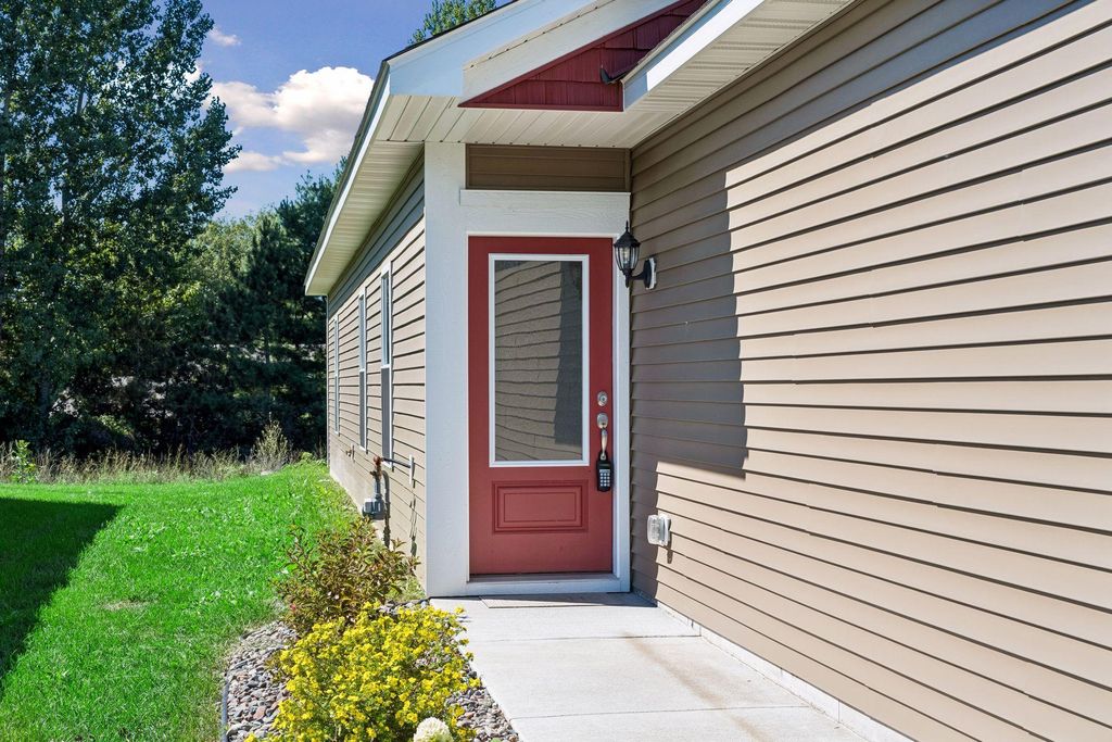 413 Redwood Street N, Cambridge, MN 55008 — photo 2