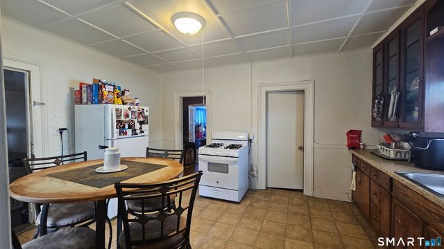 15 James Street, Waterbury, CT 06708