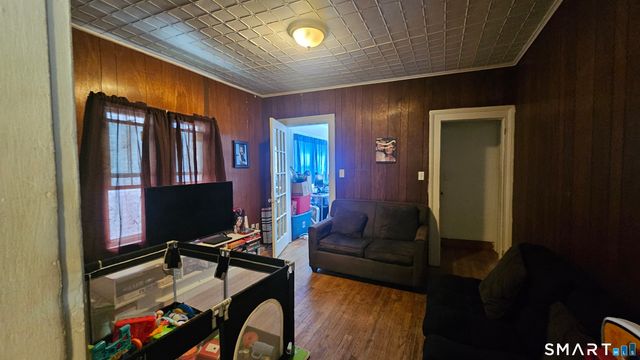 15 James Street, Waterbury, CT 06708