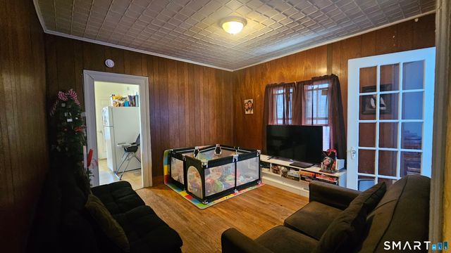 15 James Street, Waterbury, CT 06708