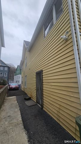 15 James Street, Waterbury, CT 06708