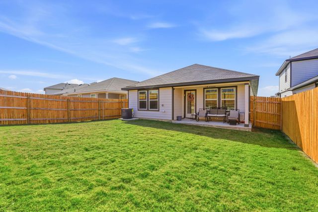 192 Juan Cordona DR, Buda, TX 78610