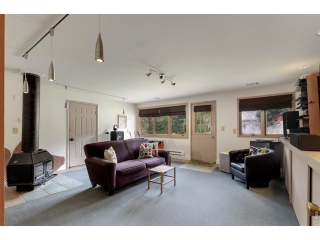 655 Kiowa Rd, Lyons, CO 80540