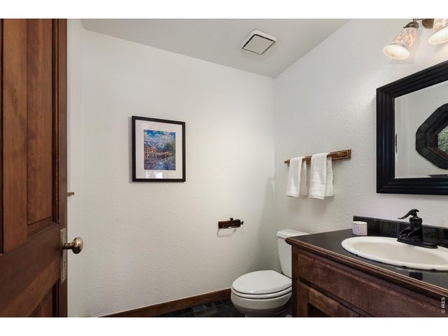 655 Kiowa Rd, Lyons, CO 80540