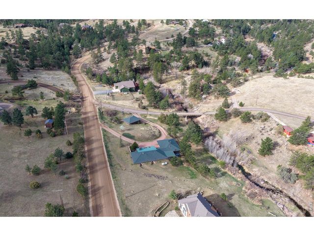 655 Kiowa Rd, Lyons, CO 80540