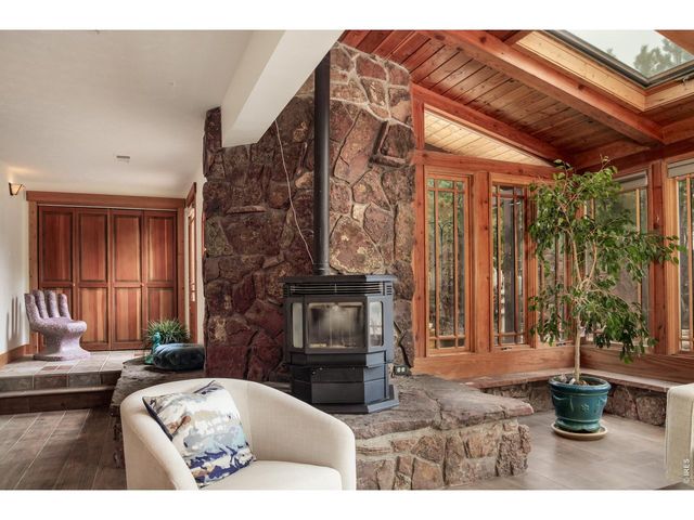 655 Kiowa Rd, Lyons, CO 80540