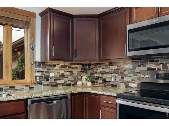 655 Kiowa Rd, Lyons, CO 80540