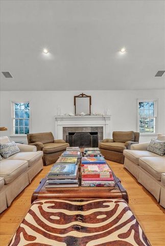 1801 Drakestone Avenue, Nichols Hills, OK 73120