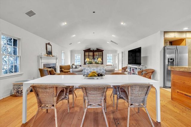 1801 Drakestone Avenue, Nichols Hills, OK 73120