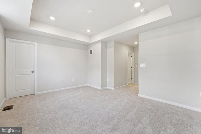 19566 VILLAGE WALK DR, Montgomery Village, MD 20886