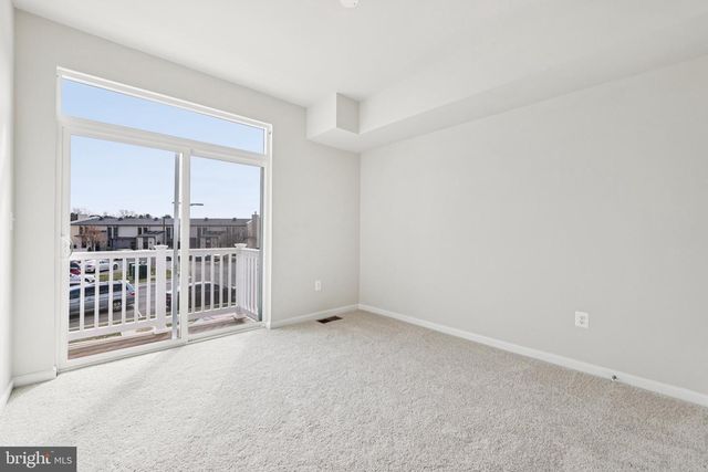 19566 VILLAGE WALK DR, Montgomery Village, MD 20886