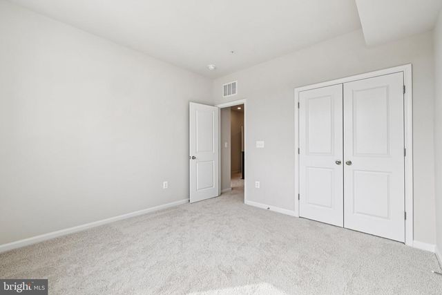 19566 VILLAGE WALK DR, Montgomery Village, MD 20886