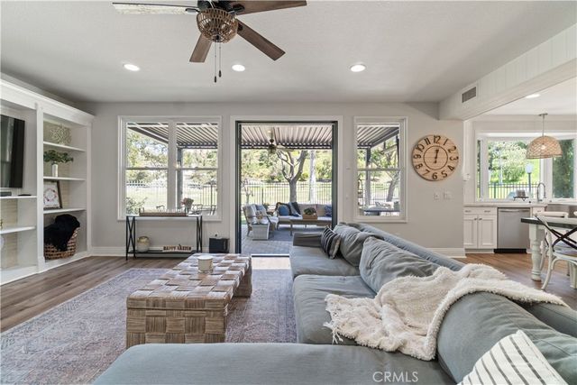 11 Willowglade, Rancho Santa Margarita, CA 92679