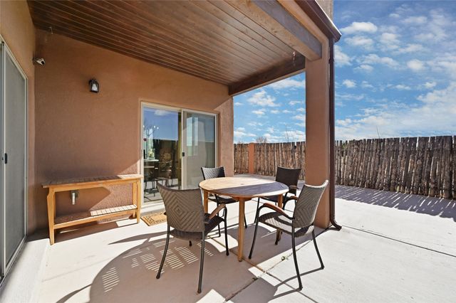 10 Canto Del Pajaro, Santa Fe, NM 87508