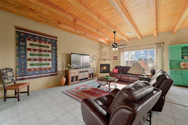 10 Canto Del Pajaro, Santa Fe, NM 87508