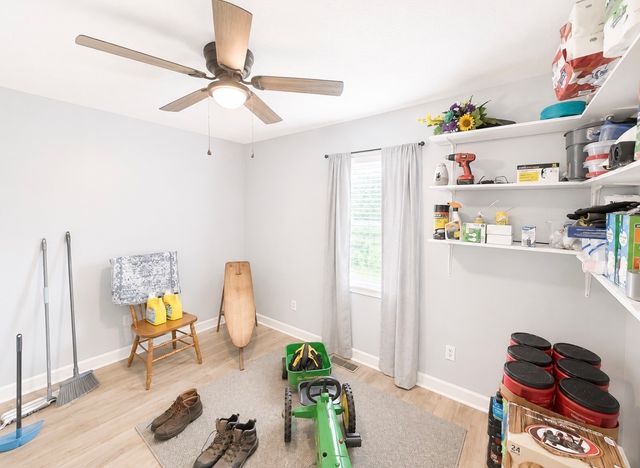 153 Henry Harris Rd, Westmoreland, TN 37186