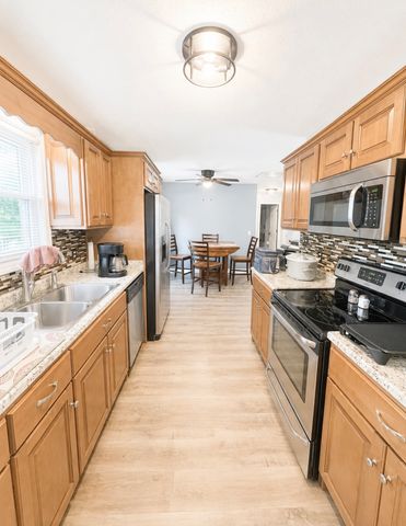 153 Henry Harris Rd, Westmoreland, TN 37186