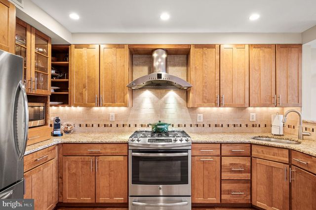 38 SAINT JAMES CT, Philadelphia, PA 19106