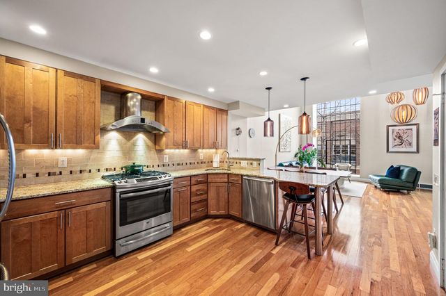 38 SAINT JAMES CT, Philadelphia, PA 19106