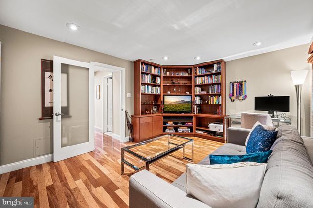 38 SAINT JAMES CT, Philadelphia, PA 19106