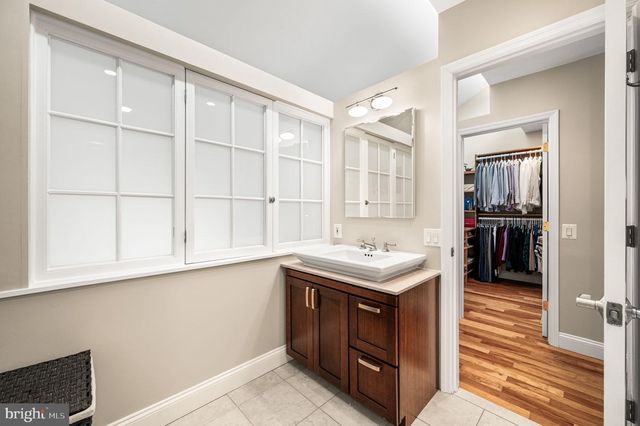 38 SAINT JAMES CT, Philadelphia, PA 19106