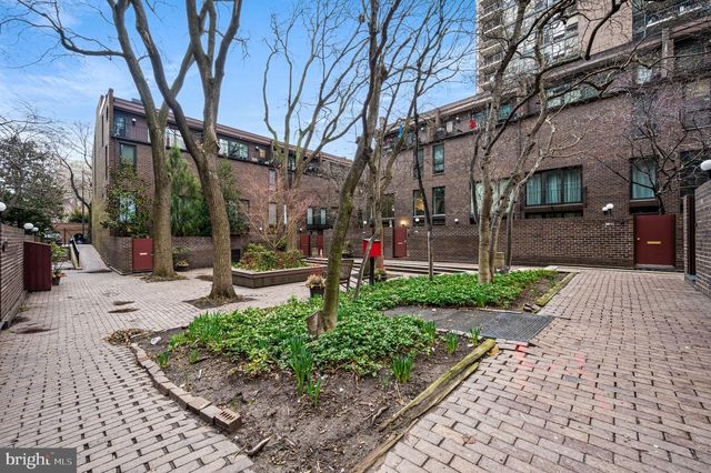 38 SAINT JAMES CT, Philadelphia, PA 19106