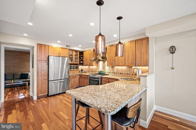 38 SAINT JAMES CT, Philadelphia, PA 19106