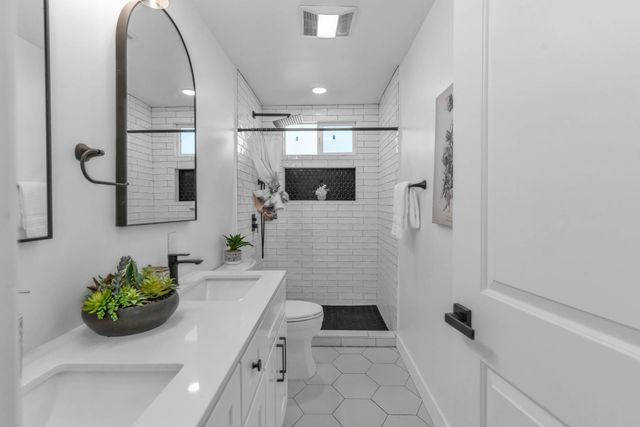 2912 E 22Nd St, Oakland, CA 94601