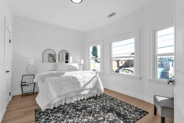 2912 E 22Nd St, Oakland, CA 94601