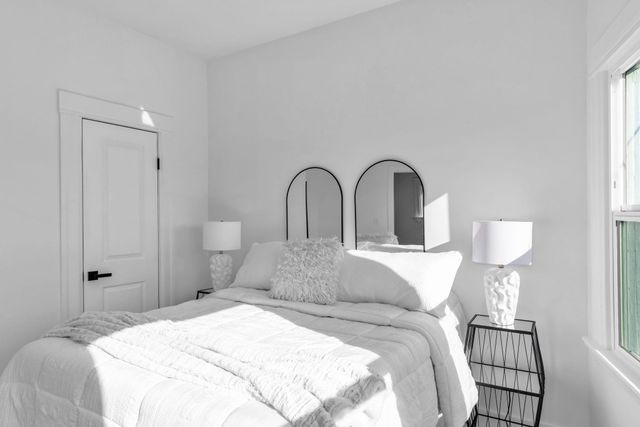 2912 E 22Nd St, Oakland, CA 94601