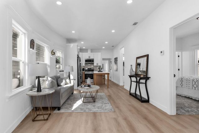 2912 E 22Nd St, Oakland, CA 94601