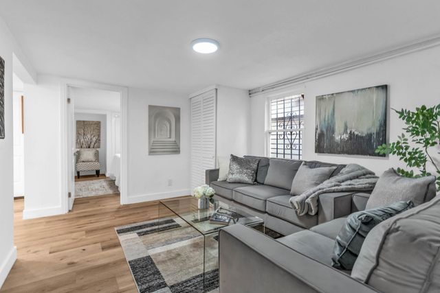 2912 E 22Nd St, Oakland, CA 94601